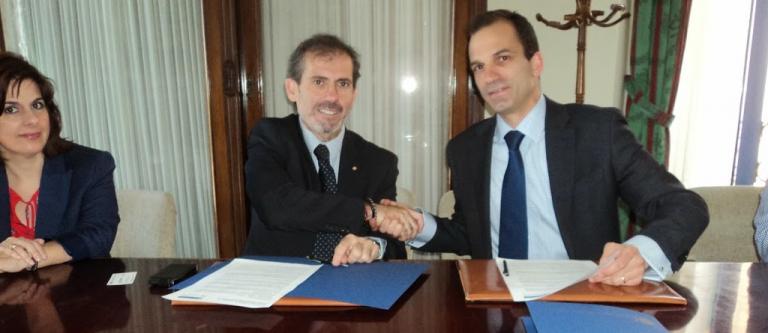 Acuerdo-colaboracion-Colegio-Abogados-Malaga_EDEIMA20140507_0003_1.jpg