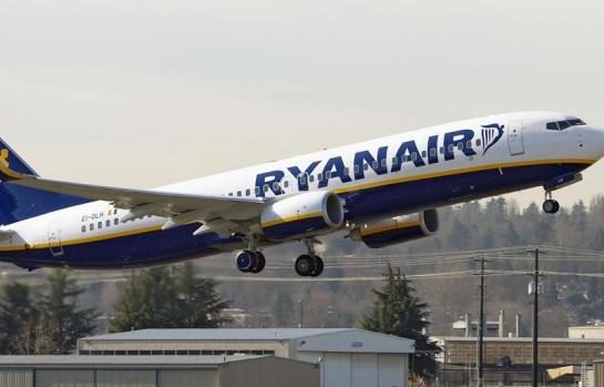 Avion-Ryanair_EDEIMA20110804_0012_1.jpg
