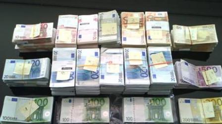 Billetes-dinero-fraude-fiscal_EDEIMA20110131_0002_1.jpg
