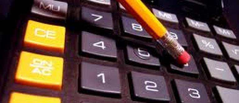 Contabilidad-contable-calculo-dinero-nomina_EDEIMA20110711_0023_1.jpg