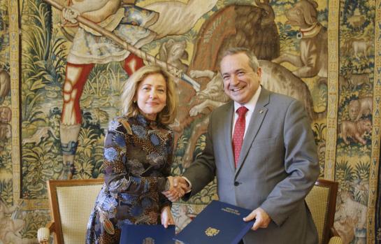 Convenio-Fiscalia-CSIC-Consuelo-Madrigal_EDEIMA20160401_0011_1.jpg