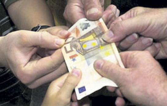 Dinero-moneda-euros-capital_EDEIMA20110721_0007_1.jpg