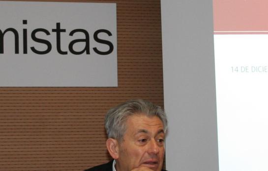 Economistas_EDEIMA20161216_0003_1.jpg