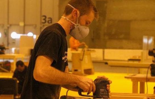 Empleo-fabrica-trabajador-industria_EDEIMA20151104_0005_1.jpg