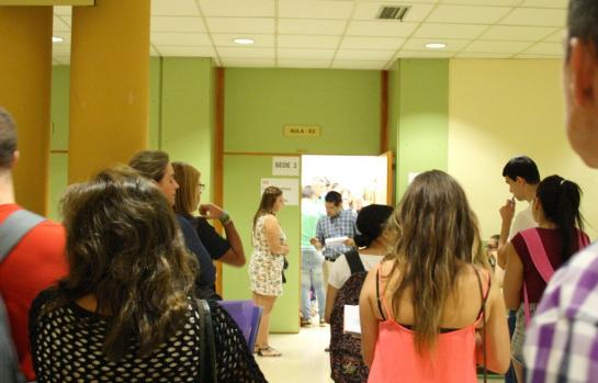 Jovenesestudiantesclase_EDEIMA20140916_0012_1.jpg