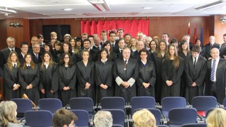 Jura-nuevos-abogados-MICAP_EDEIMA20130520_0006_1.jpg
