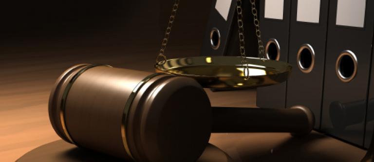 Maza-juez-justicia-arbitraje_EDEIMA20111220_0011_1.jpg