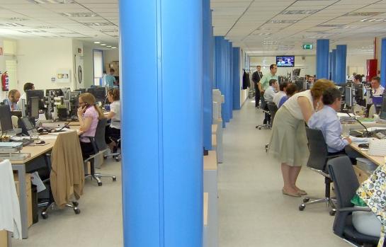 Oficina-plantilla-laboral-gente-trabajando_EDEIMA20110919_0001_1.jpg