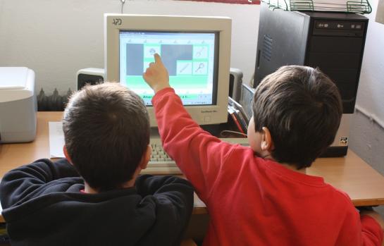 Ordenadormenoresninos_EDEIMA20110405_0013_1.jpg