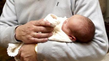 Paternidad-permiso-padre-bebe_EDEIMA20120111_0008_1.jpg
