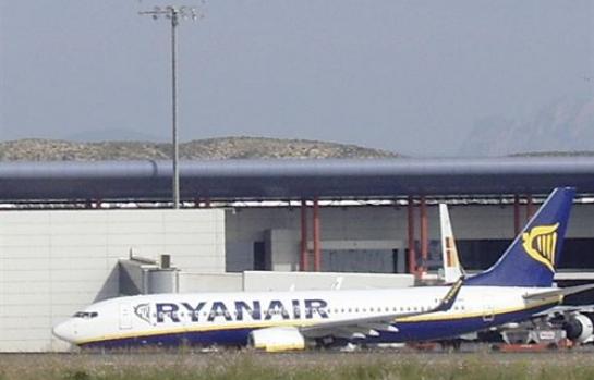 Ryanairavion_EDEIMA20121017_0014_1.jpg