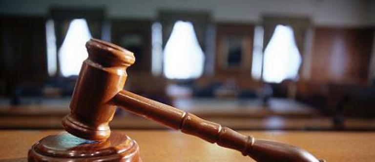 maza-juez-justicia-juicio_EDEIMA20110325_0006_1.jpg