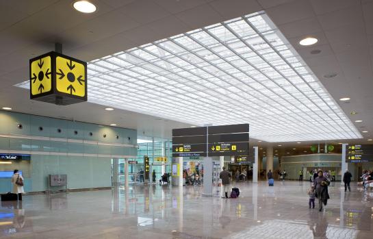 Aeropuerto-Pratavionterminal_EDEIMA20110526_0010_1.jpg