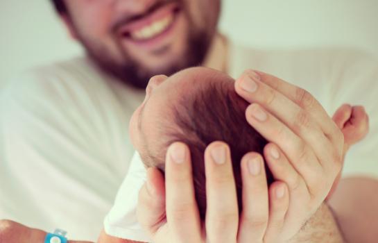 Nacimientopermiso-paternidadpadrehijo_EDEIMA20180319_0025_1.jpg