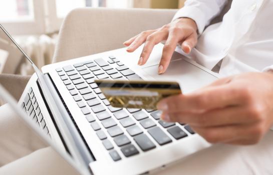 comercio-electronico-commerce-compra-online_EDEIMA20161216_0006_1.jpg