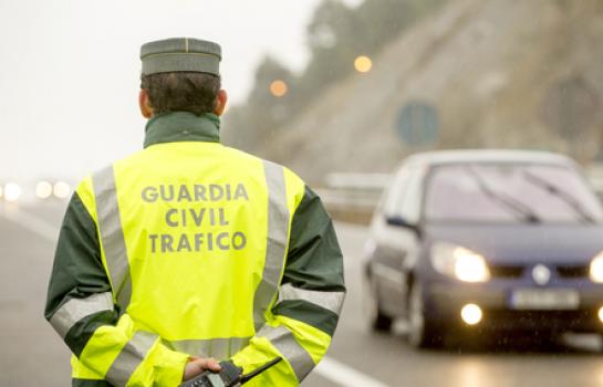 guardia-civil-trafico_EDEIMA20180402_0004_1.jpg