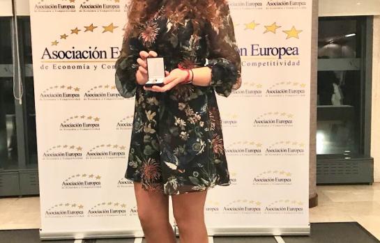 marisa-oliver-medalla-oro-merito-trabajo-rrss_EDEIMA20171215_0003_1.jpg
