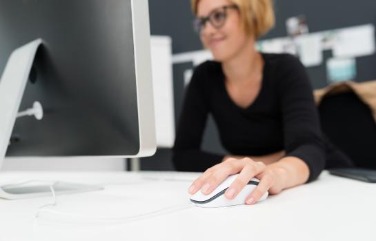 Trabajadora,laboral,ordenador