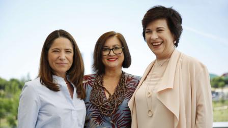 De izq a dcha Ainhoa Veiga Paloma Llaneza y María Dolores Pescador