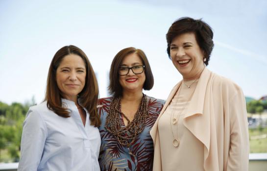 De izq a dcha Ainhoa Veiga Paloma Llaneza y María Dolores Pescador
