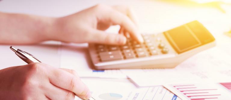 fiscal,economía,impuestos