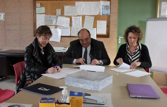 Convenio-Fundación-Abogacía-Española-Colegio-Abogados-Córdoba-Fundación-EMET-Arco-Iris