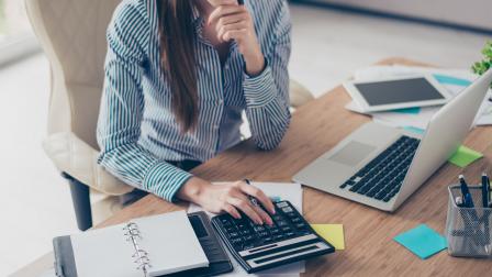 Contable-contabilidad-impuesto-emprendedor