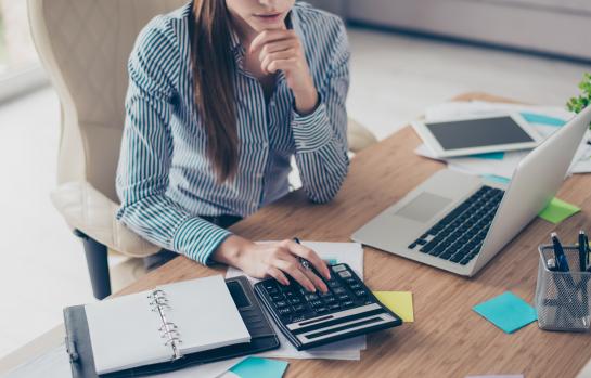 Contable-contabilidad-impuesto-emprendedor