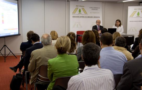 Curso de aproximación al Derecho Urbanístico