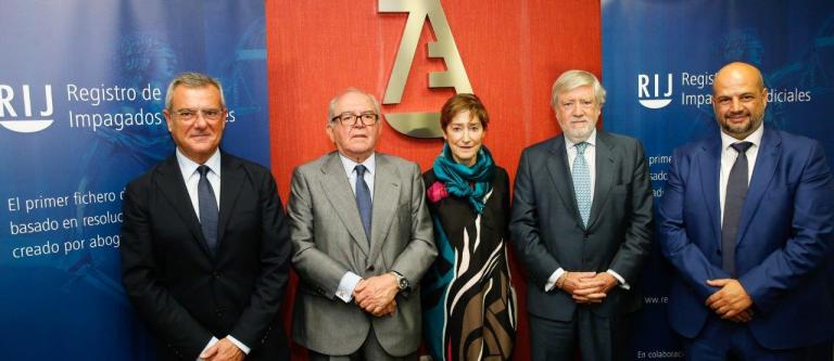 Rafael Bonmati, Eduardo Serra, Victoria Ortega, Juan María Sainz y Enrique Zarza izqda a dcha