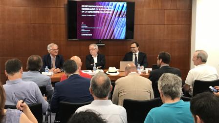 De izquierda a derecha, Juan Grima, Gerardo Roger y Sergio Fernández.