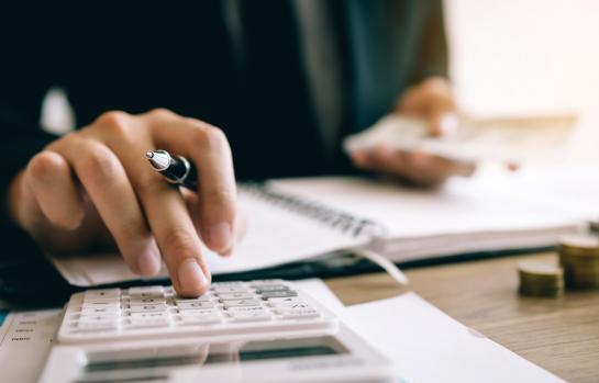 Economía-contabilidad-asesor