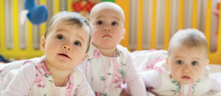 menores-hijos-parto múltiple