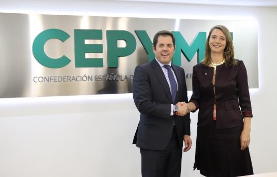 Gerardo Cuerva y Ángela de Miguel, en la firma del acuerdo