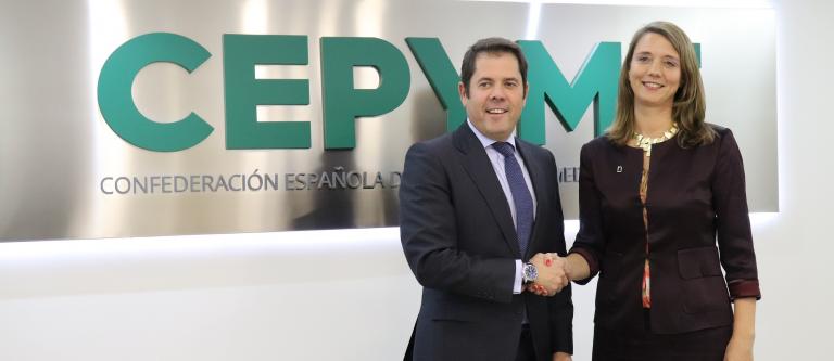 Gerardo Cuerva y Ángela de Miguel, en la firma del acuerdo