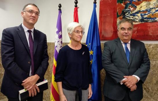 Segarra visita la Fiscalía de Baleares