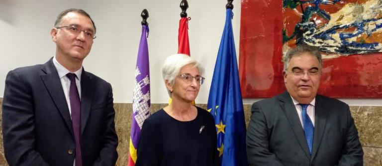Segarra visita la Fiscalía de Baleares