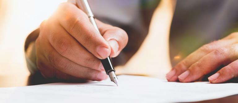Sentencia sobre la competencia de la Generalitat para legislar en materia de contratos de compraventa