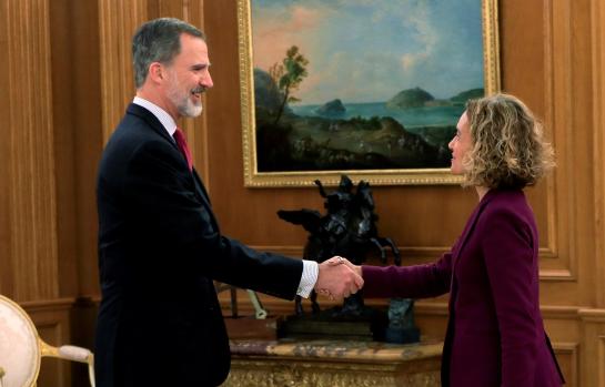 Meritxell Batet y el Rey Felipe VI