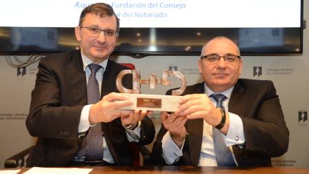 José Ángel Martínez Sanchiz, presidente de la Fundación Aequitas; y Óscar Moral, asesor jurídico del CERMI