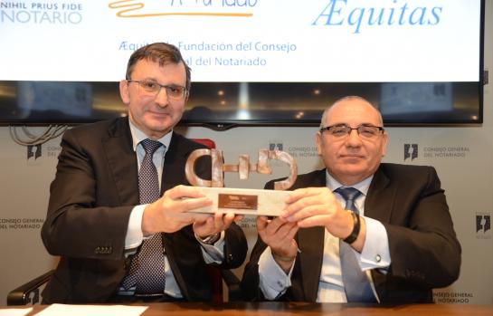 José Ángel Martínez Sanchiz, presidente de la Fundación Aequitas; y Óscar Moral, asesor jurídico del CERMI