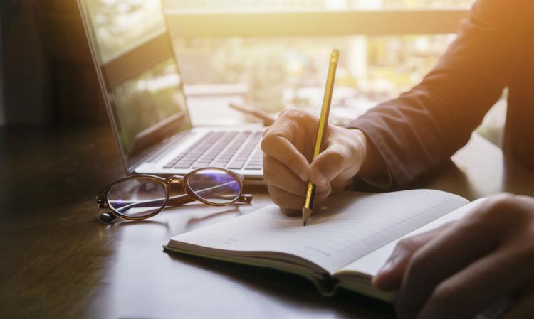 Profesor condenado por plagiar el trabajo de un alumno Profesor condenado por plagiar el trabajo de un alumno