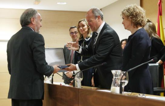 Juan Carlos Campo entrega las Medallas y Placas de Honor del Colegio de Registradores de España