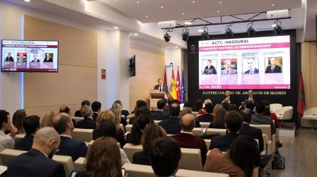 José Ramón Couso durante la inauguración del I Congreso Nacional de Derecho bancario
