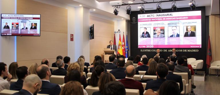 José Ramón Couso durante la inauguración del I Congreso Nacional de Derecho bancario