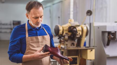 Autonomo negocio zapatos