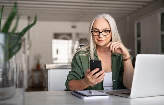 Mujer emprendedora ayuda