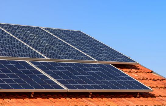 Consumo energia placa solar normativa_imagen