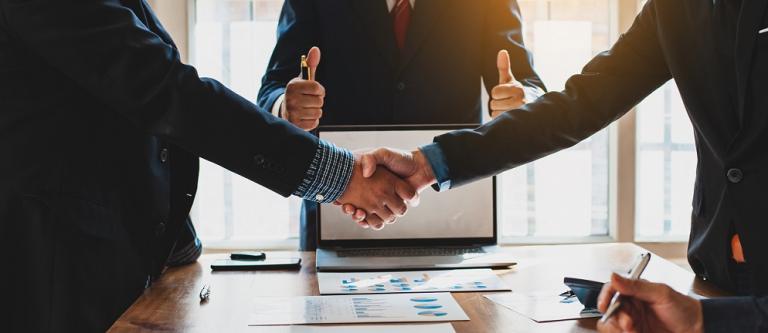Negotiating,A,Business,Deal.,Concept,Of,Dispute,Resolution,And,Mediation.