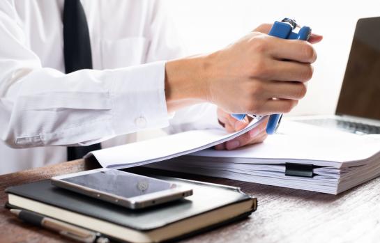 Imagen de funcionario interino_